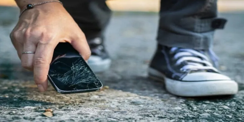 Mơ thấy nhặt được điện thoại mang đến điềm báo gì?