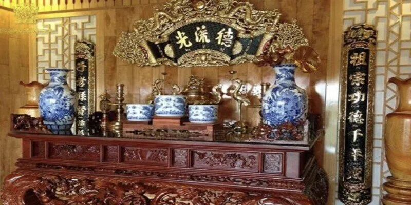 Mơ thấy thắp nhang bàn thờ vào tiền số nào?